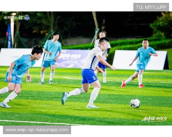 国内足球联赛阵容调整频繁，球队整体实力提升，中国足球联队